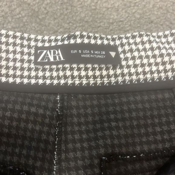 Zara skorts- extremely cute unfortunately gained weight - Picture 2 of 5